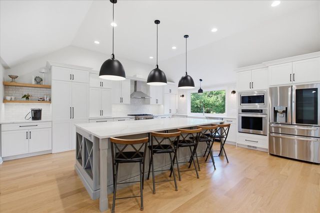1810 South Lane, Northbrook, IL 60062