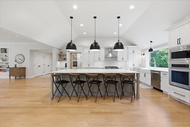 1810 South Lane, Northbrook, IL 60062
