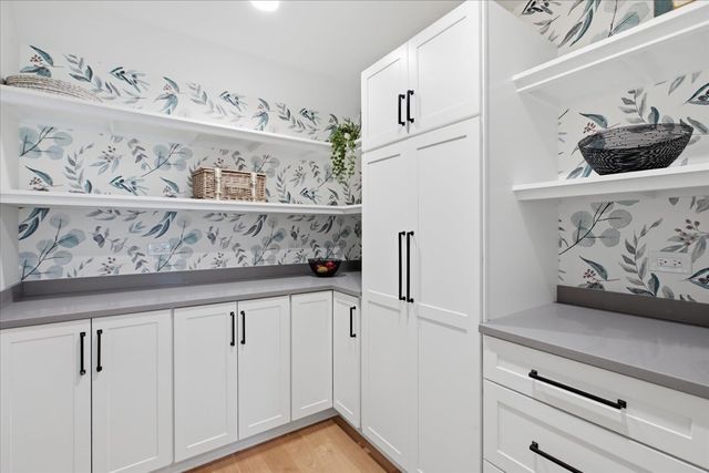 1810 South Lane, Northbrook, IL 60062