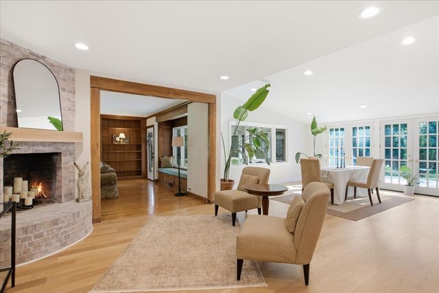 1810 South Lane, Northbrook, IL 60062