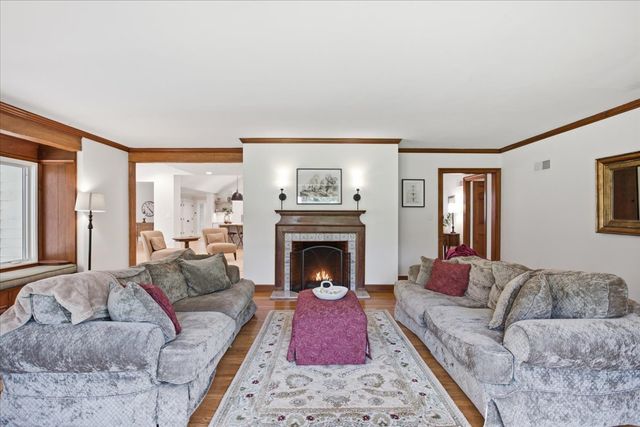1810 South Lane, Northbrook, IL 60062