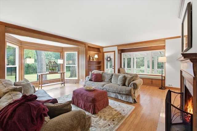 1810 South Lane, Northbrook, IL 60062