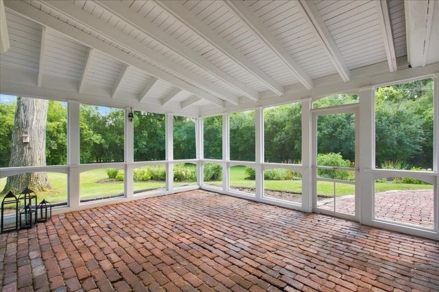 1810 South Lane, Northbrook, IL 60062