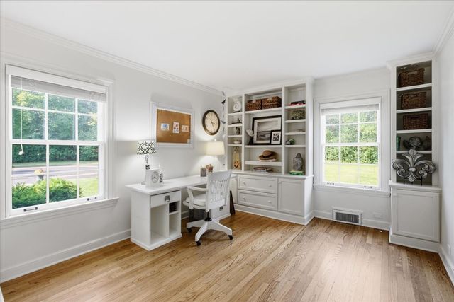 1810 South Lane, Northbrook, IL 60062