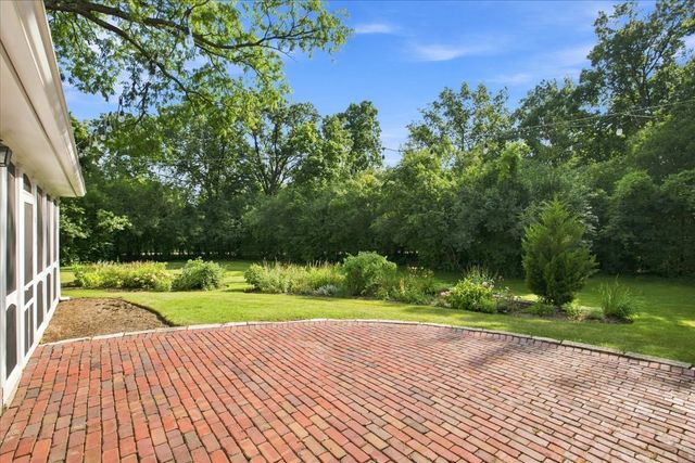 1810 South Lane, Northbrook, IL 60062