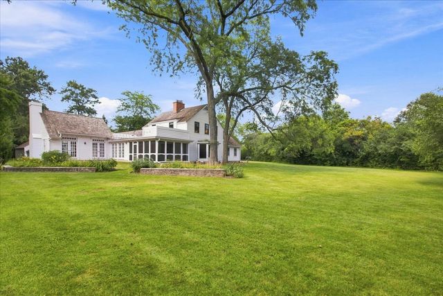 1810 South Lane, Northbrook, IL 60062