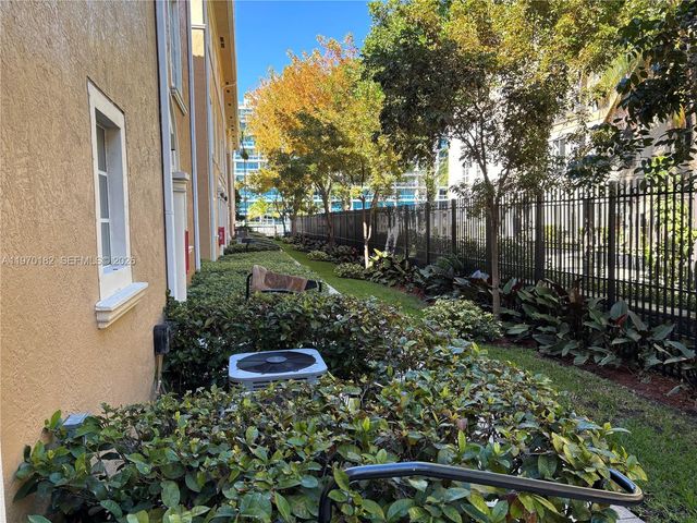 2981 NE 185th St 1802, Aventura, FL 33180