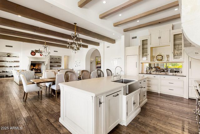 8531 N 49TH Street, Paradise Valley, AZ 85253