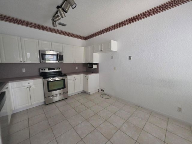 7953 Laina Lane 1, Boynton Beach, FL 33437