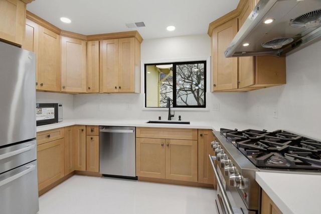 1236 Portland, Albany, CA 94706