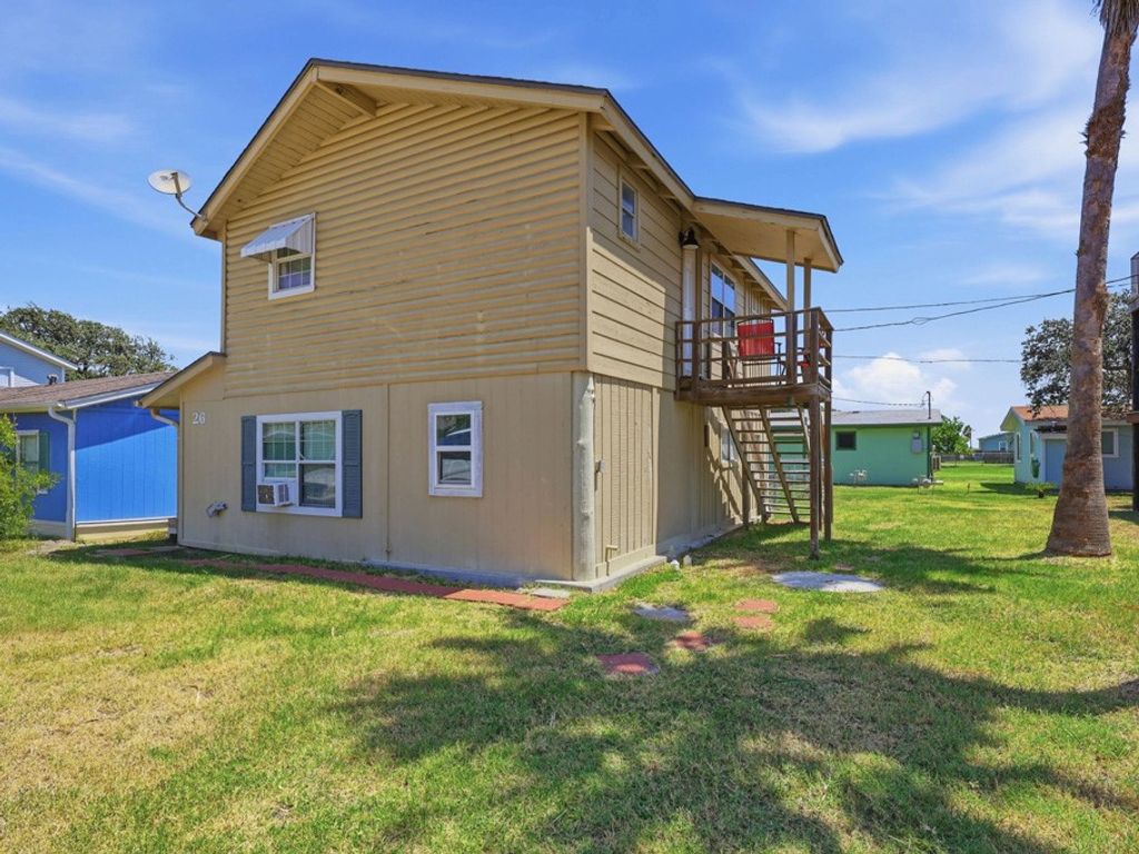26 Bayberry Cir, Rockport, TX 78382 — exterior