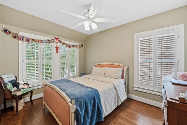 6111 Wakeforest Avenue, West University Place, TX 77005