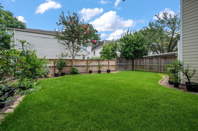 6111 Wakeforest Avenue, West University Place, TX 77005