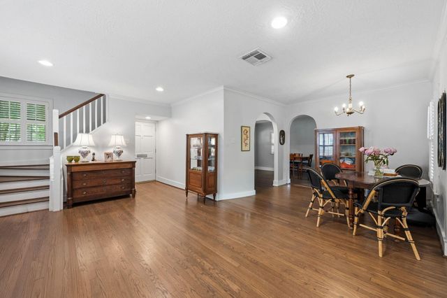 6111 Wakeforest Avenue, West University Place, TX 77005