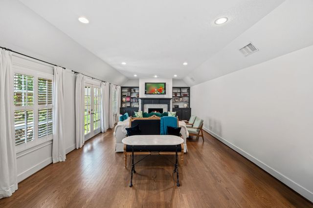 6111 Wakeforest Avenue, West University Place, TX 77005