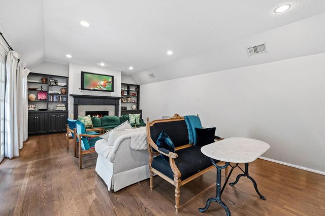 6111 Wakeforest Avenue, West University Place, TX 77005