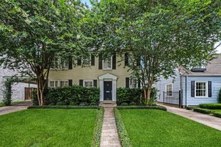 6111 Wakeforest Avenue, West University Place, TX 77005