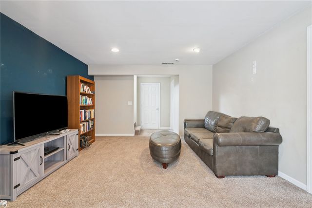 4590 Widgeon Court, Marion, IA 52302