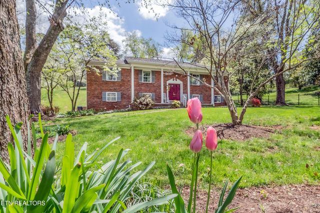 6912 Cresthill Drive, Knoxville, TN 37919