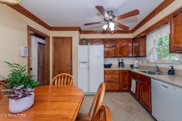 6912 Cresthill Drive, Knoxville, TN 37919