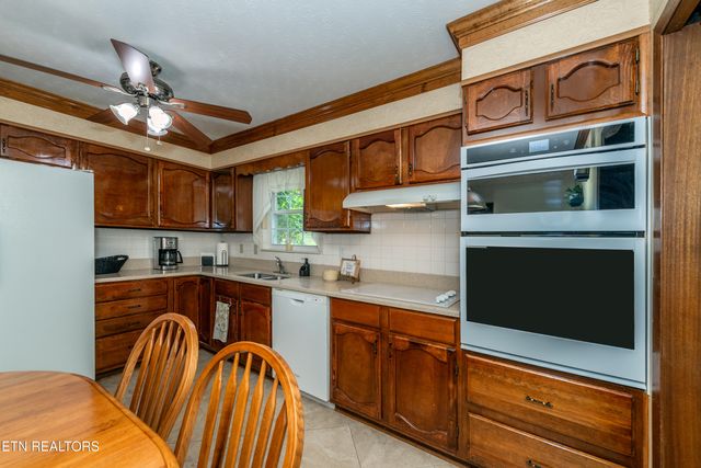 6912 Cresthill Drive, Knoxville, TN 37919