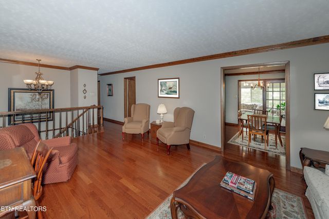 6912 Cresthill Drive, Knoxville, TN 37919