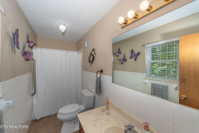 6912 Cresthill Drive, Knoxville, TN 37919