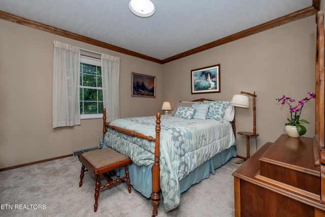 6912 Cresthill Drive, Knoxville, TN 37919