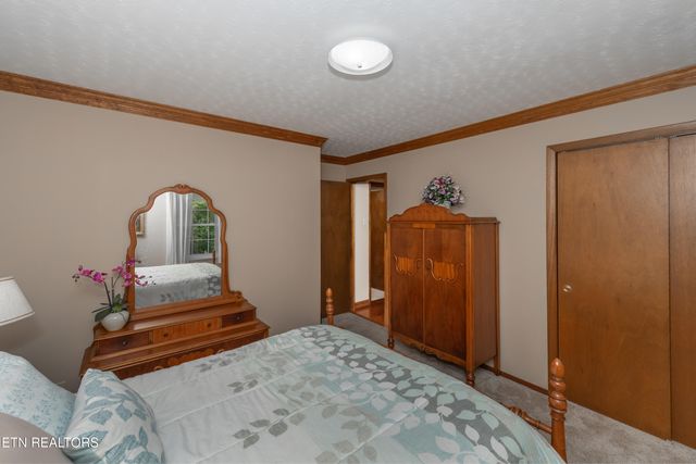 6912 Cresthill Drive, Knoxville, TN 37919