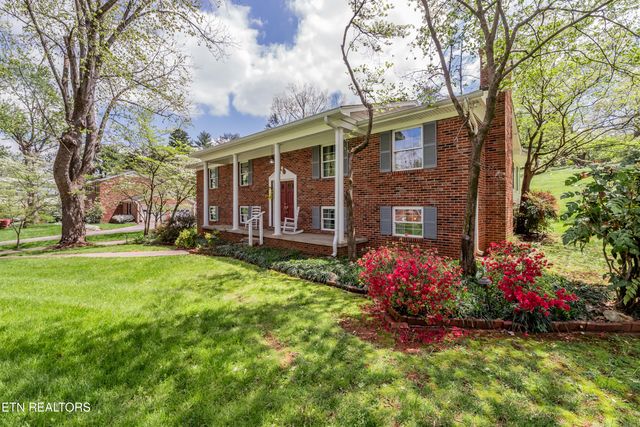 6912 Cresthill Drive, Knoxville, TN 37919
