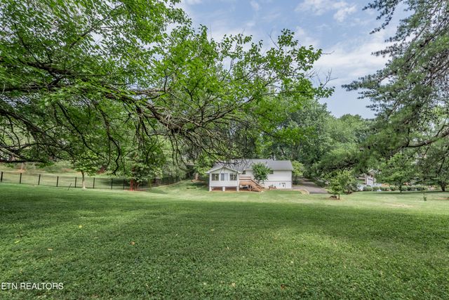 6912 Cresthill Drive, Knoxville, TN 37919