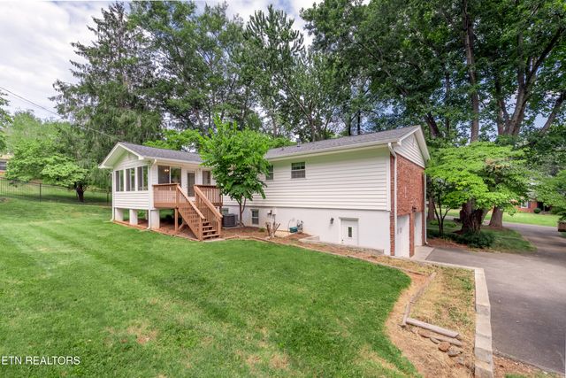 6912 Cresthill Drive, Knoxville, TN 37919