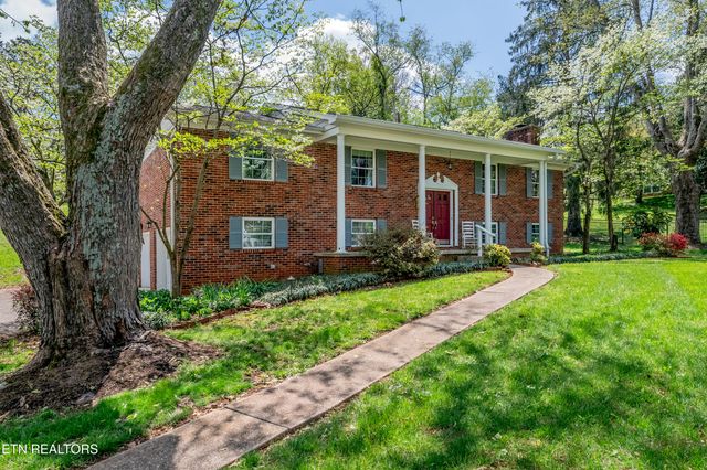 6912 Cresthill Drive, Knoxville, TN 37919