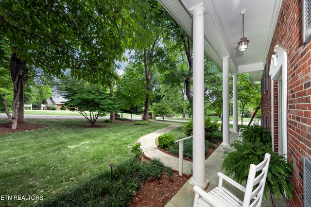 6912 Cresthill Drive, Knoxville, TN 37919
