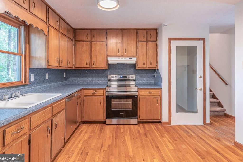 311 NATALIE Drive, Lawrenceville, GA 30043 — photo 3
