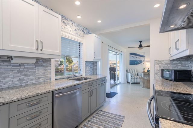 500 MOUNT VERNON DRIVE, Venice, FL 34293