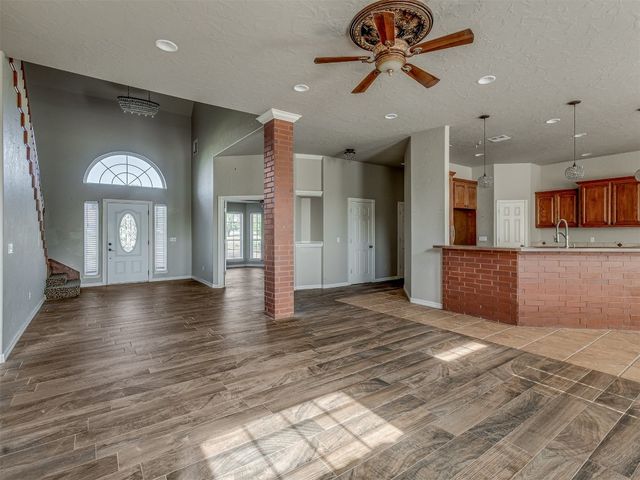1930 Deer Trail, Purcell, OK 73080