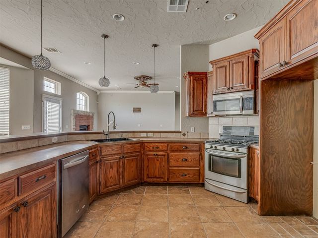 1930 Deer Trail, Purcell, OK 73080