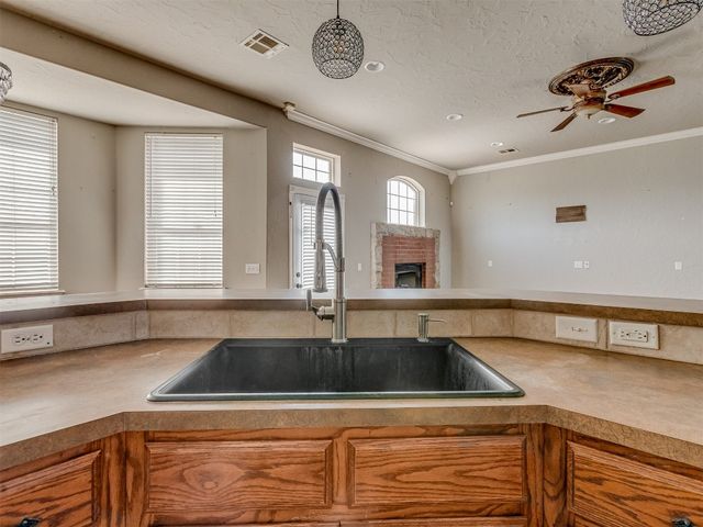 1930 Deer Trail, Purcell, OK 73080