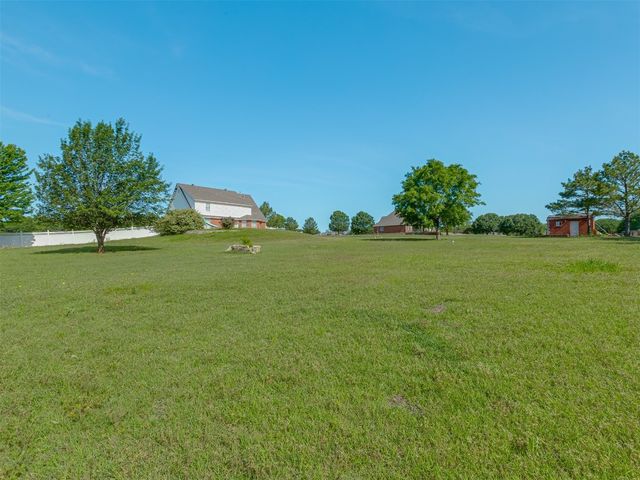 1930 Deer Trail, Purcell, OK 73080