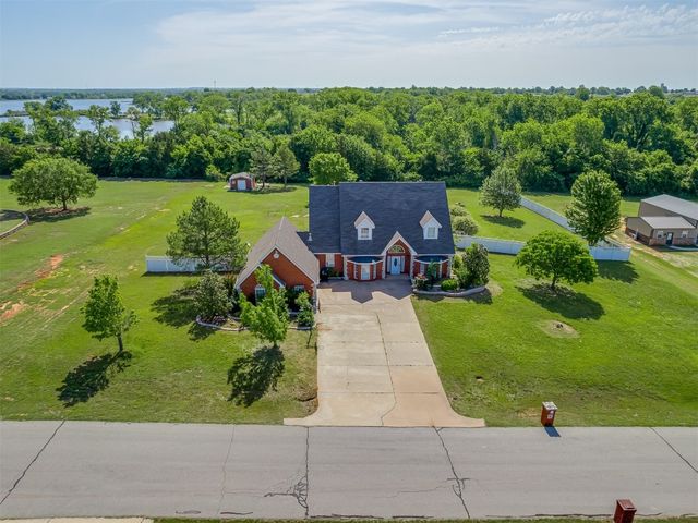 1930 Deer Trail, Purcell, OK 73080
