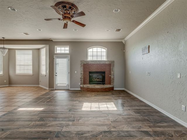 1930 Deer Trail, Purcell, OK 73080