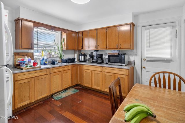 558 Washington Avenue, Albany, NY 12203