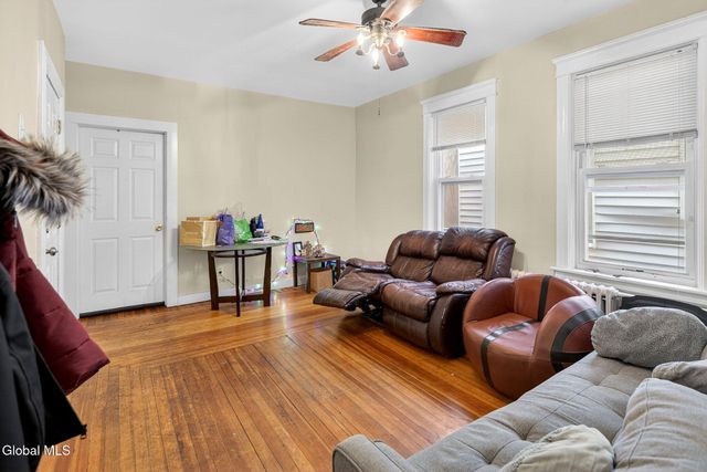 558 Washington Avenue, Albany, NY 12203