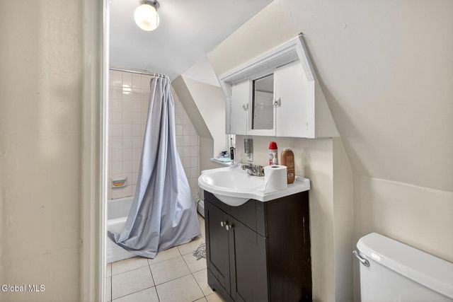 558 Washington Avenue, Albany, NY 12203