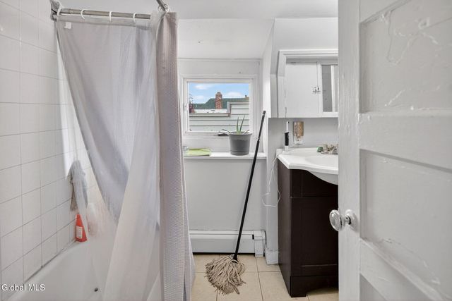 558 Washington Avenue, Albany, NY 12203