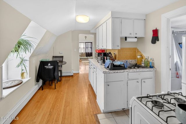 558 Washington Avenue, Albany, NY 12203