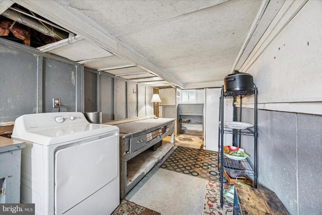 20 N LLANWELLYN AVE, Glenolden, PA 19036