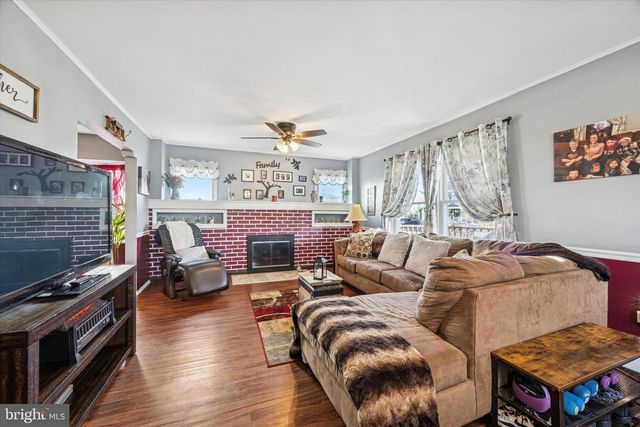 20 N LLANWELLYN AVE, Glenolden, PA 19036