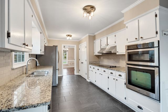 1658 MILLER FARMS RD, Germantown, TN 38138